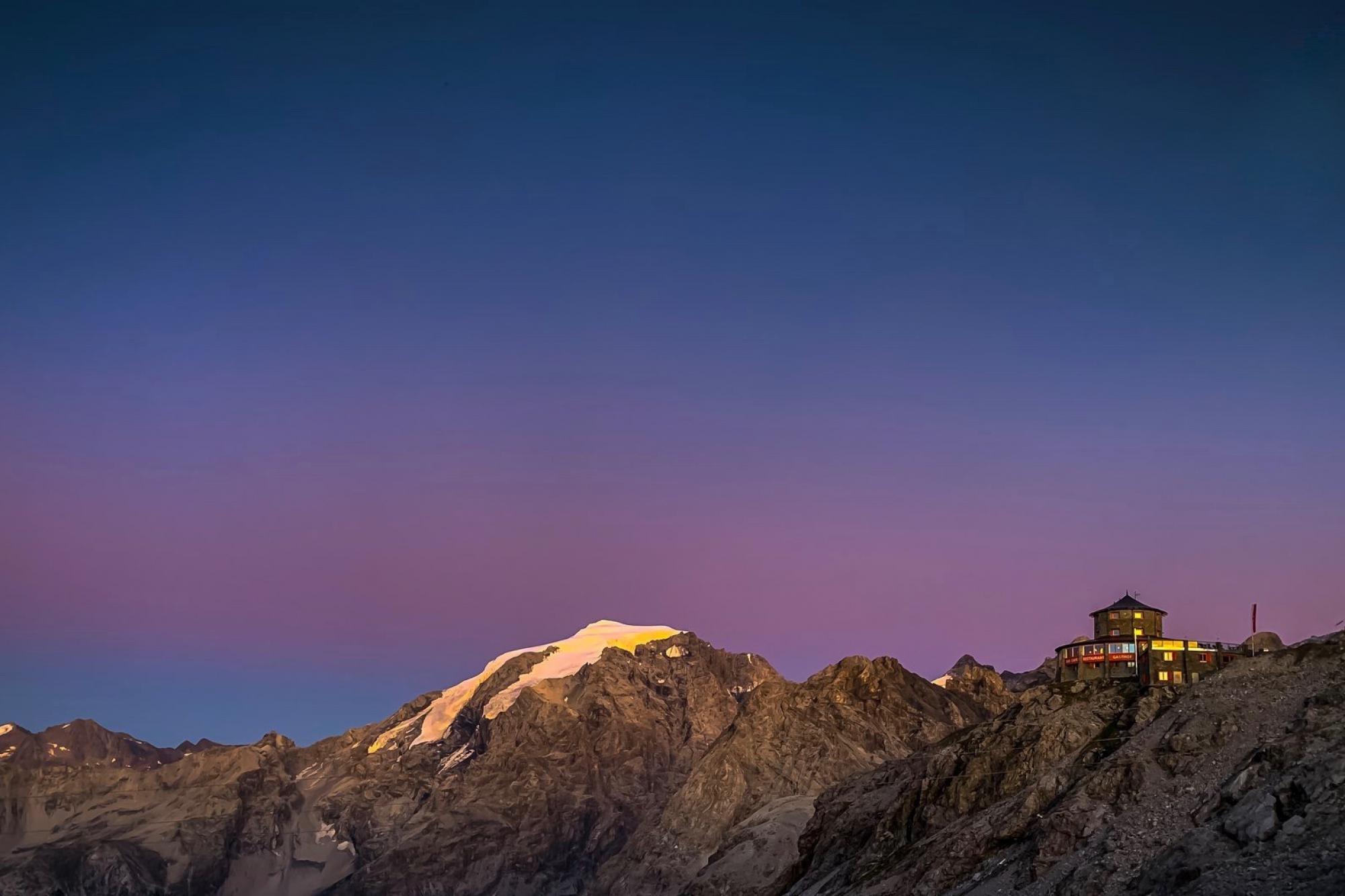 Panoramic view Stelvio Pass - Alpine Hotel Tibet Hut